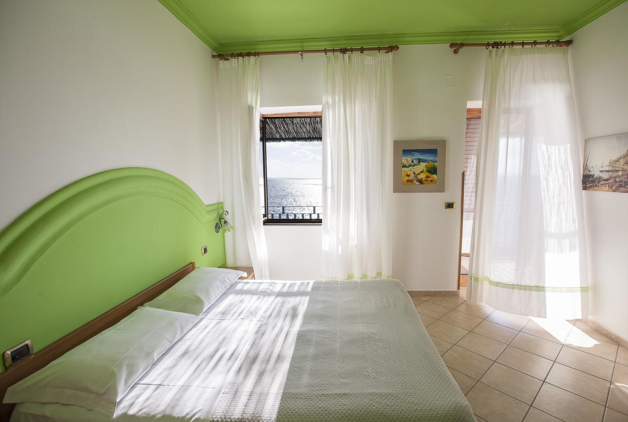 Bed and Breakfast Oasi Relais Віко-Екуенсе Екстер'єр фото